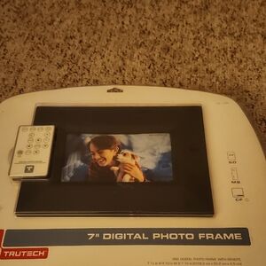 7 " Digatal Photo Frame New And Sealed